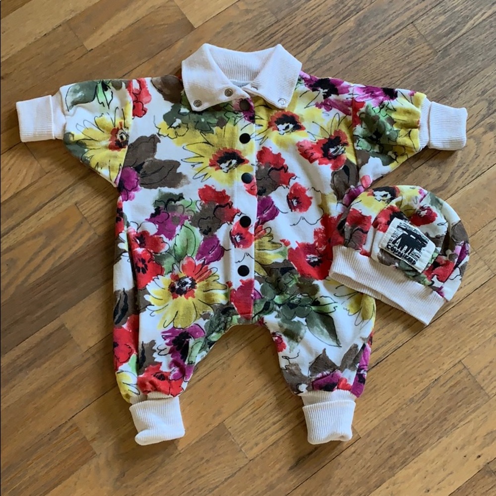 Cow & Lizard Velour Onsie